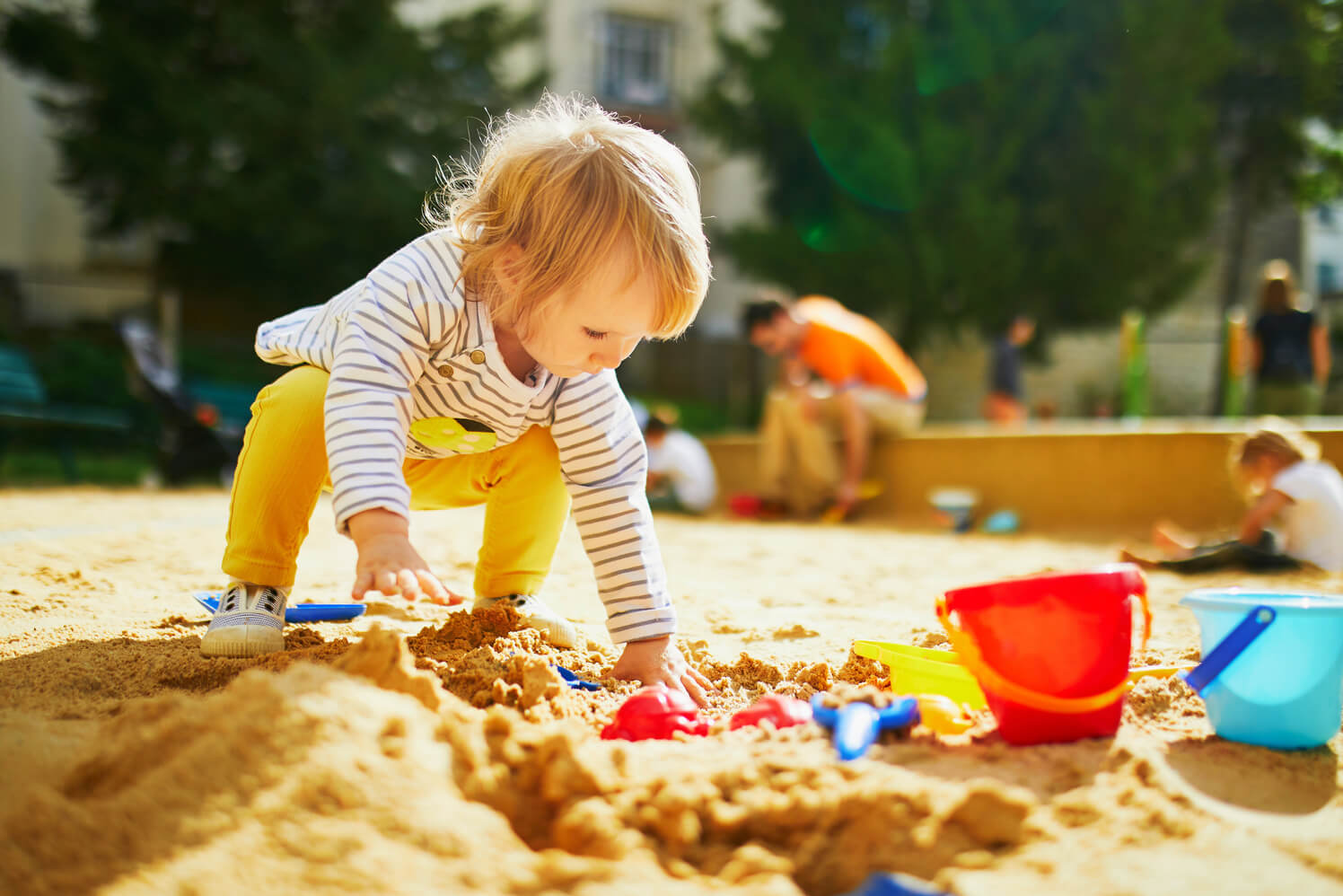 Der große Sandkasten mit Dach Test