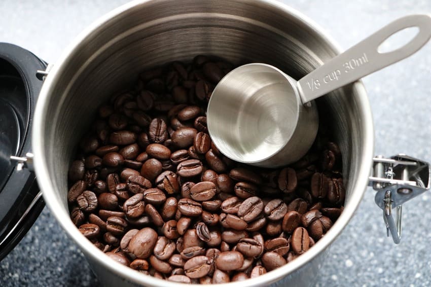 Eine Kaffee Dose mit einem luftdichten Verschluss